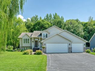 1483 Woods Creek Dr, Delano, MN 55328
