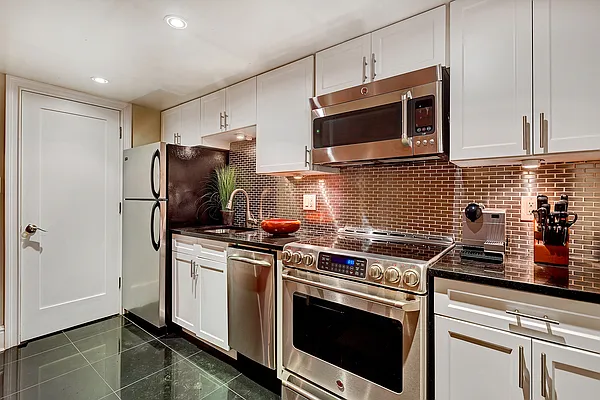 Rented by CORE | media 19