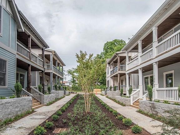 1706 B on the right hand side