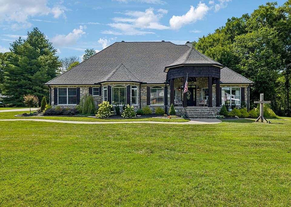 1st image of 124 Poplar Dr
