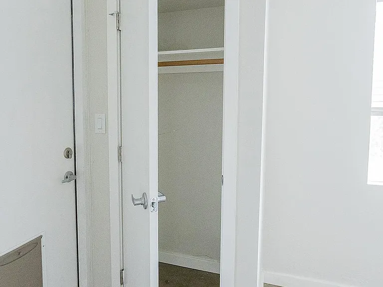 320 W Highland Ave #4 — Photo 14