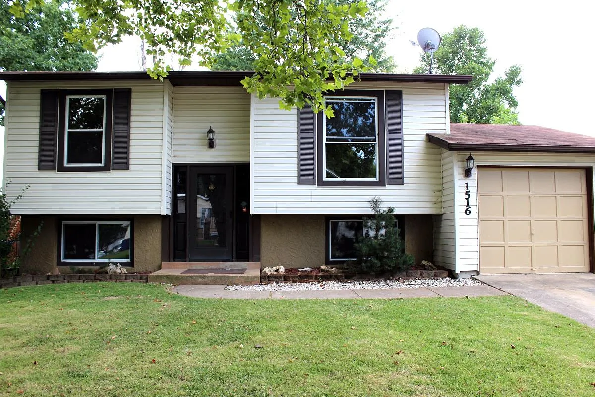 1516 Boardwalk Ave photo 1