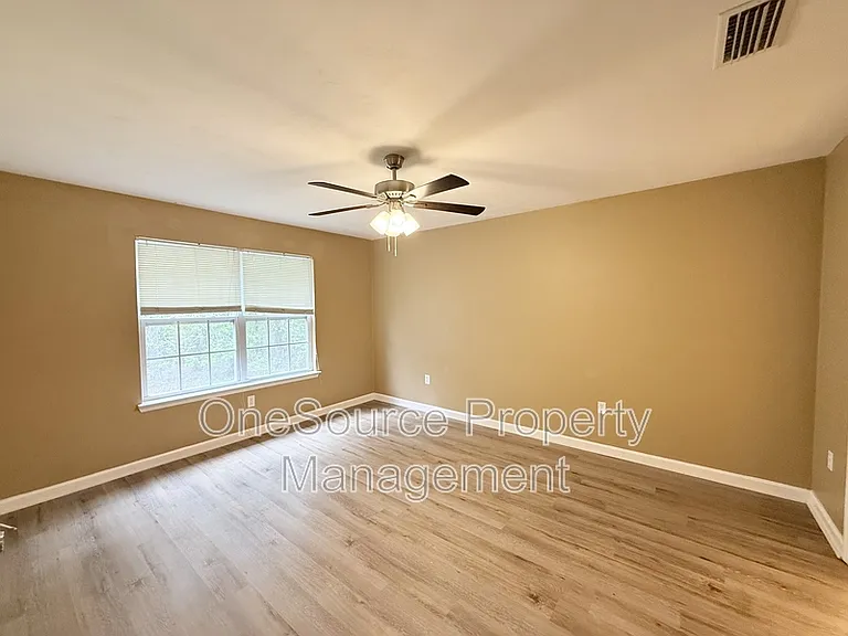 111 N Charles Willis Dr — Photo 10