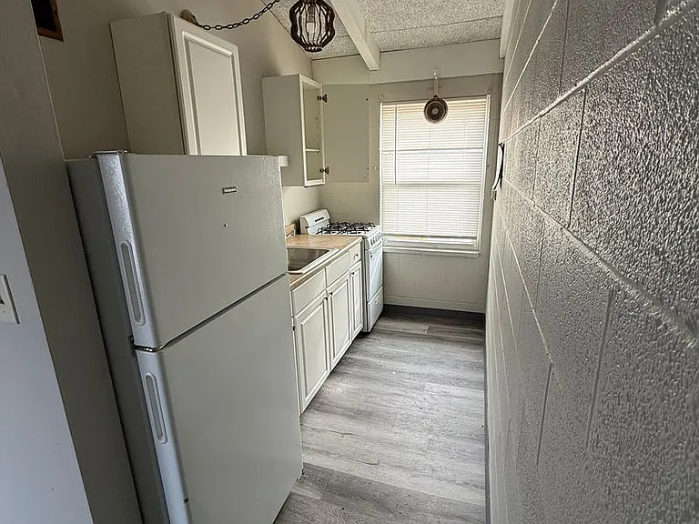1913 Anderson Ave #104 — Photo 3