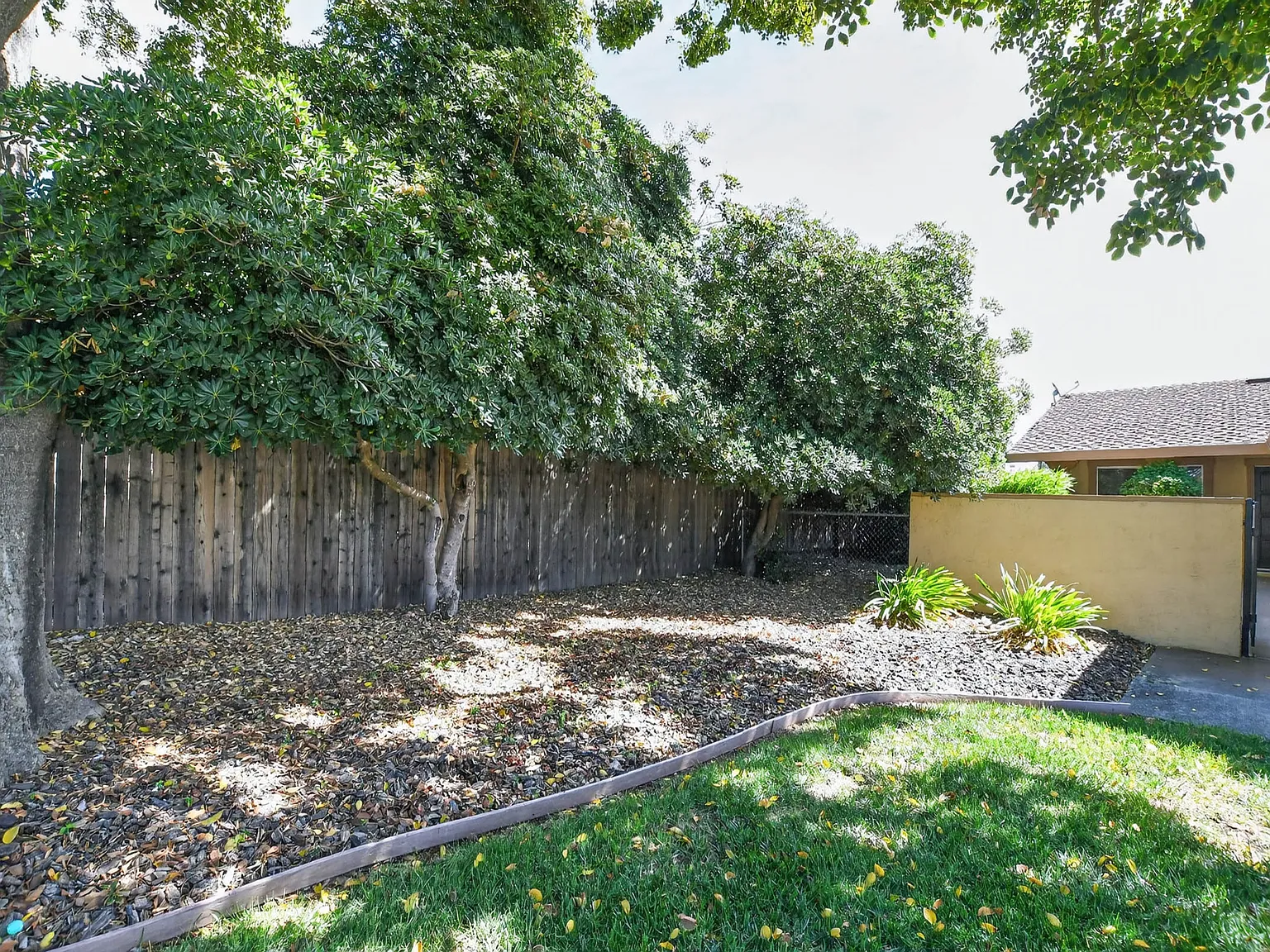 2 bed, 952 sqft, $2,050 — Photo 2