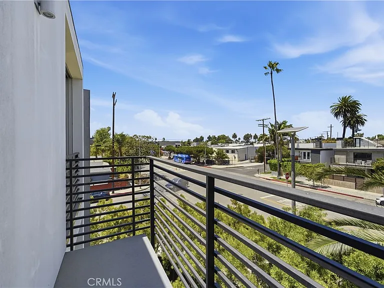 404 Grand Blvd — Photo 26