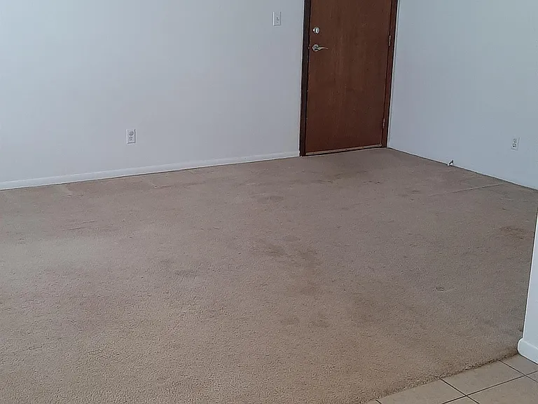 143 Lynwood Mnr #1 — Photo 3