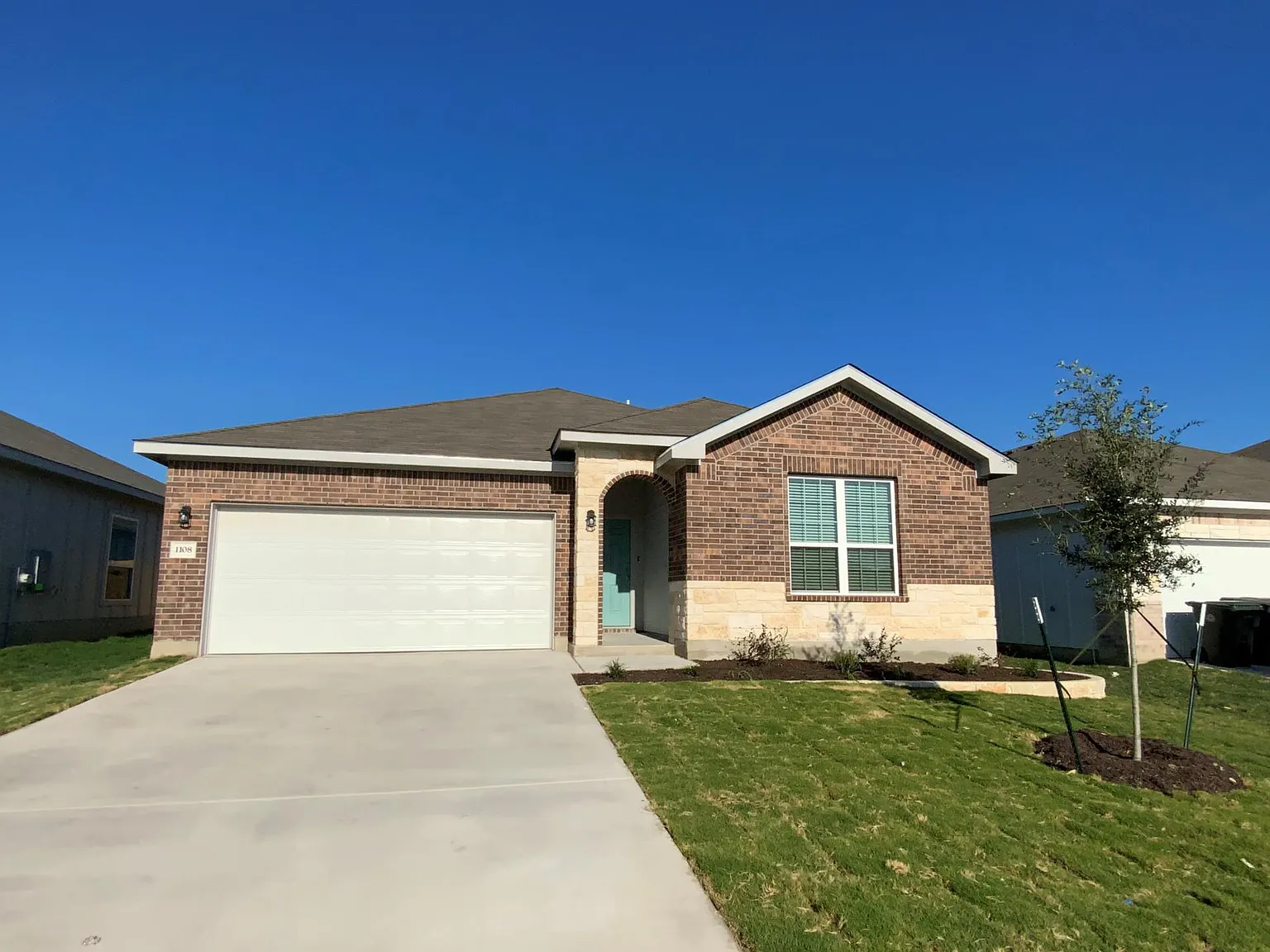 4 bed, 1536 sqft, $1,825 — Photo 2
