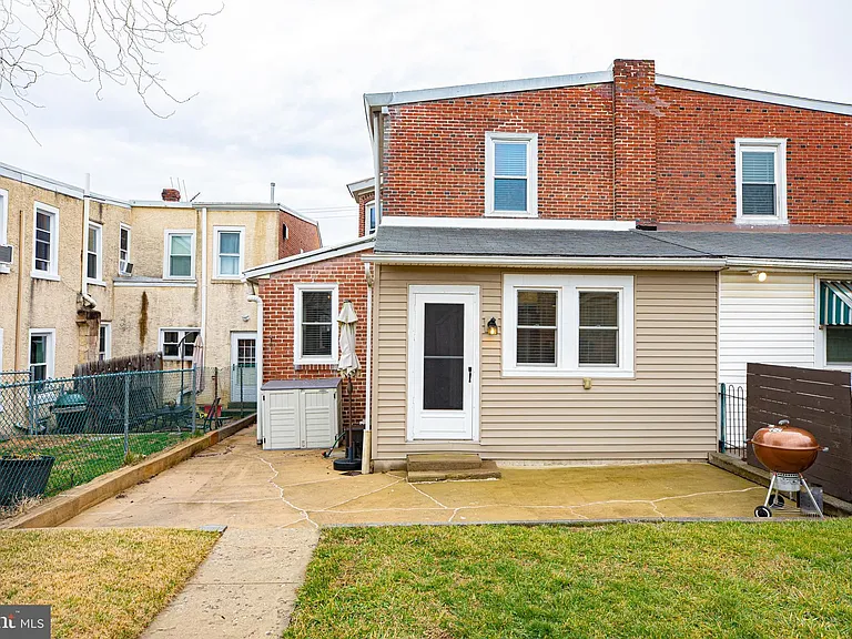 245 Hurst St — Photo 21