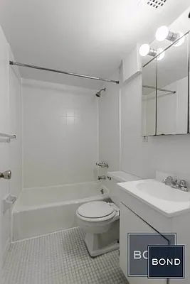 Rented by Bond New York | media 4