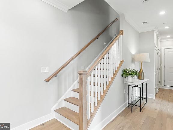 5th image of 10310 Grosvenor Pl