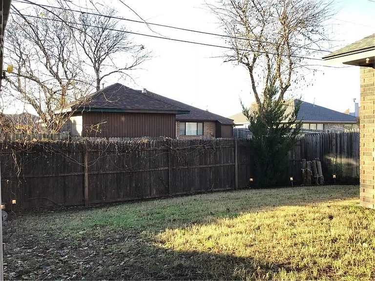 2123 Lakecrest Dr — Photo 19