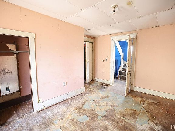 5th image of 1114 Spring St