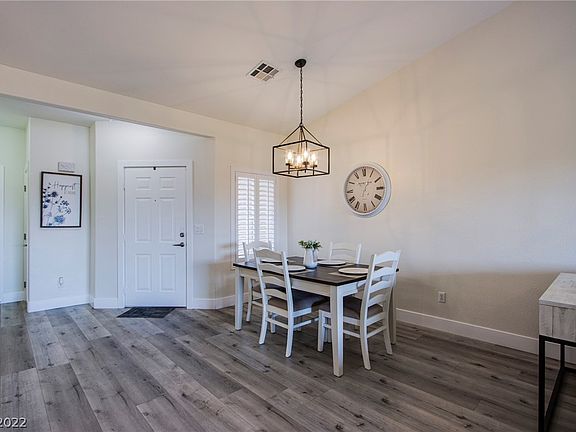 5th image of 900 Duckhorn Ct APT 203