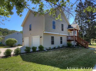 329 N Jefferson St, Lowell, MI 49331