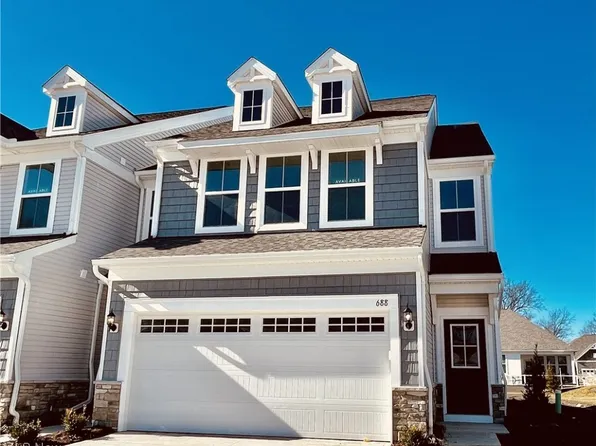 688 Harbour Town Ct, Avon Lake, OH 44012