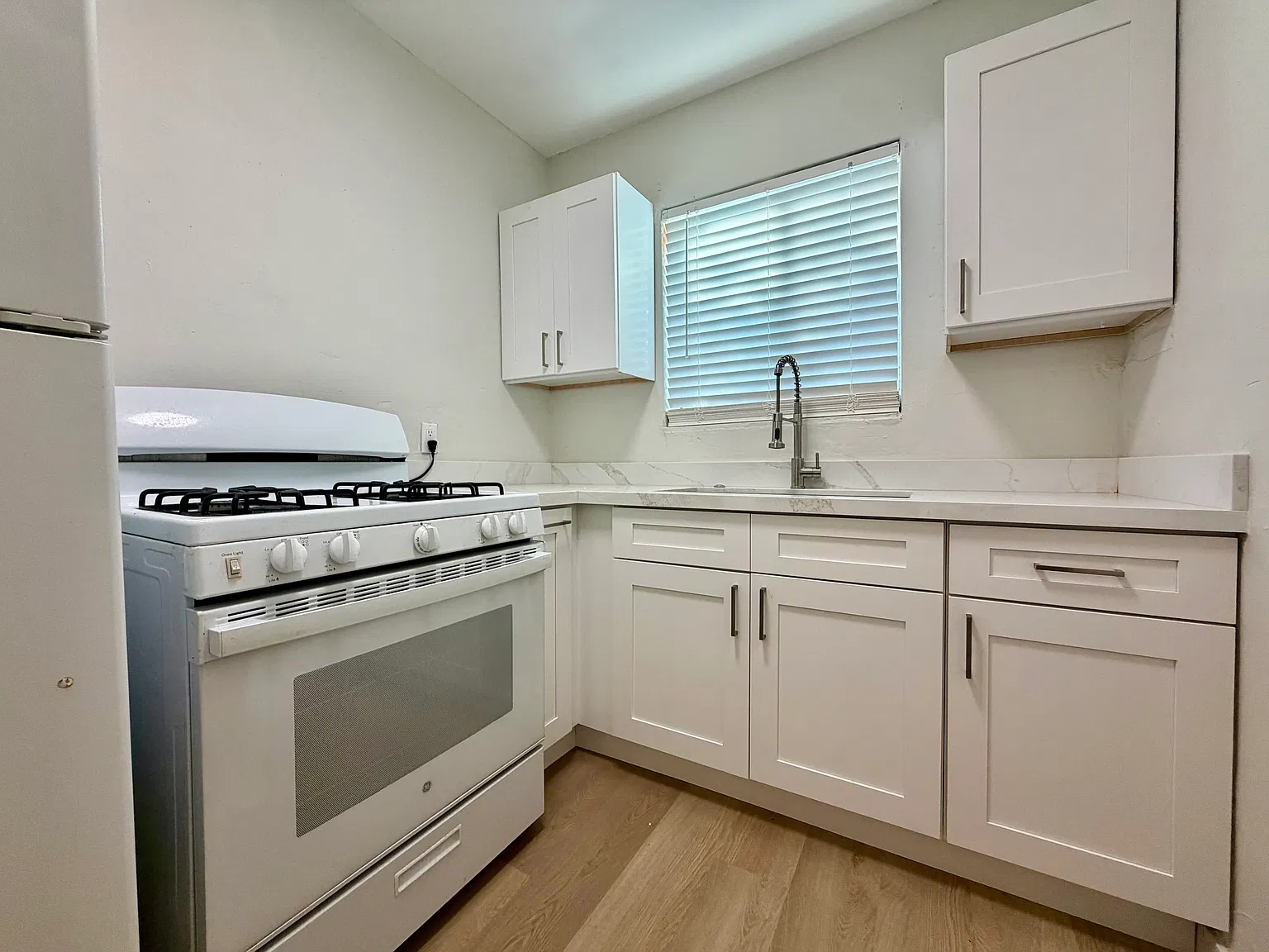 1406 E Roosevelt St — Photo 2