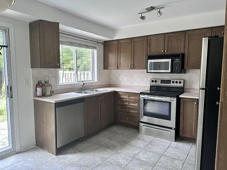 5673 Flora Dr — Photo 8