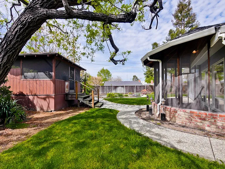 160 Kit Carson Ct — Photo 65