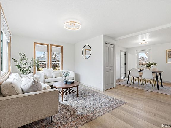 2nd image of 910 Lancaster Avenue