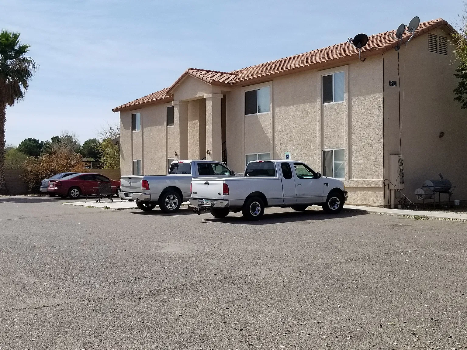 2 bed, 700 sqft, $1,295 — Photo 1