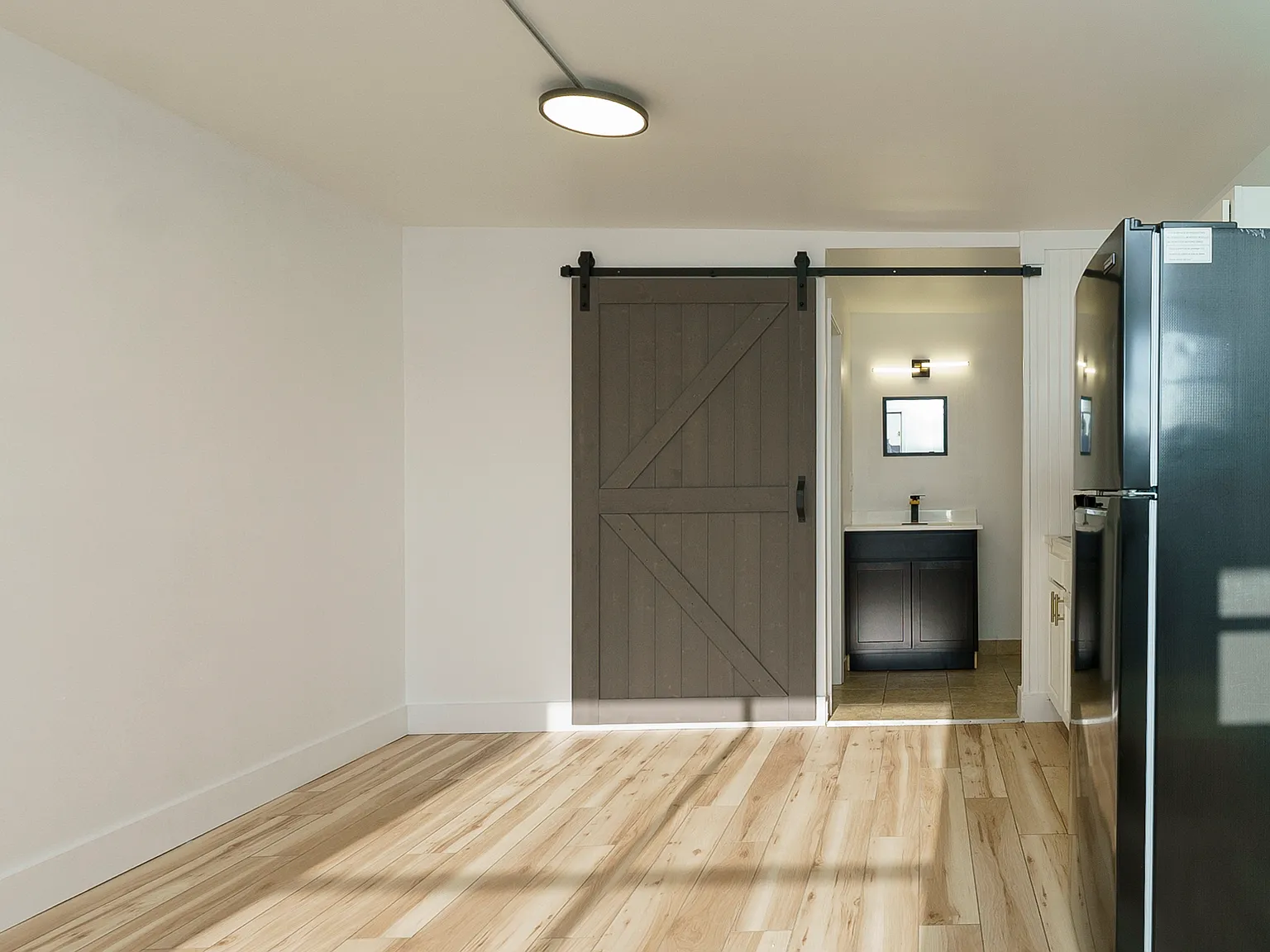 Studio, 300 sqft, $750 — Photo 4