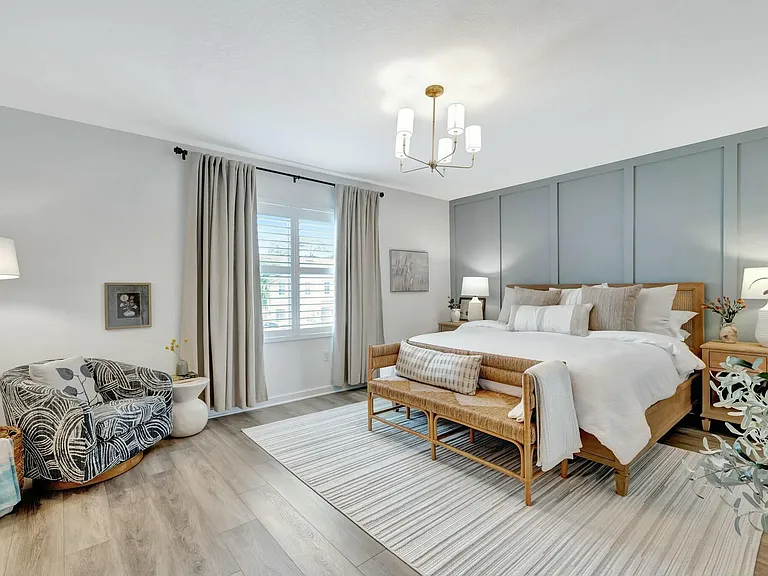 601 NE Waters Edge Ln — Photo 30