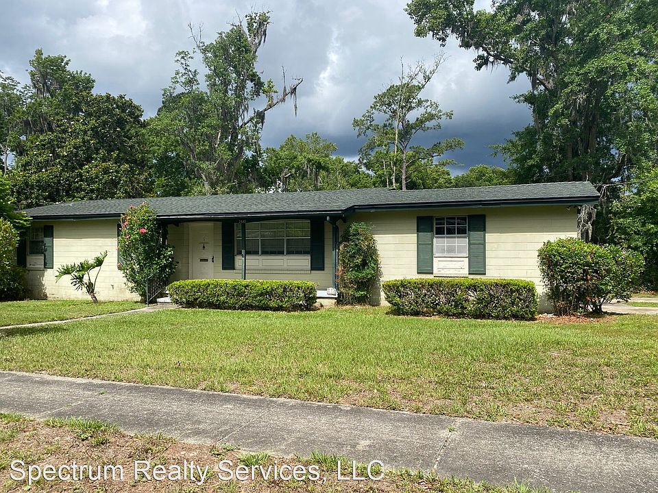1st image of 2840 Emily Ln