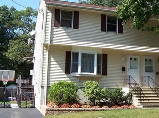 10 Warwick St, Worcester, MA 01610