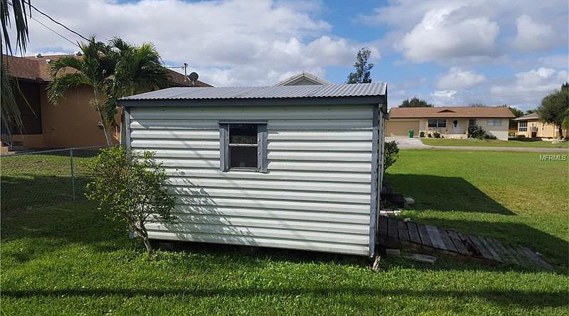 2nd image of 2700 Wisteria Pl