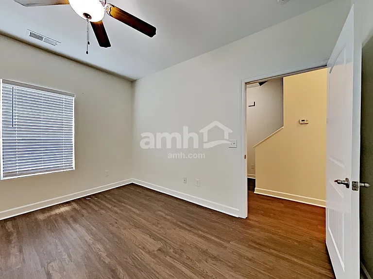 4870 Beryl Dr — Photo 8
