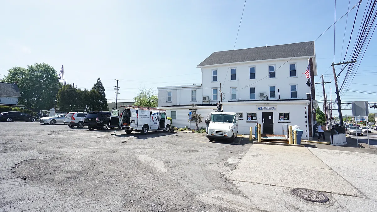 Building Photo - 104 Bethlehem Pike #B