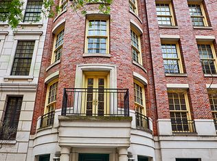 35 E 63rd St, New York, NY 10065
