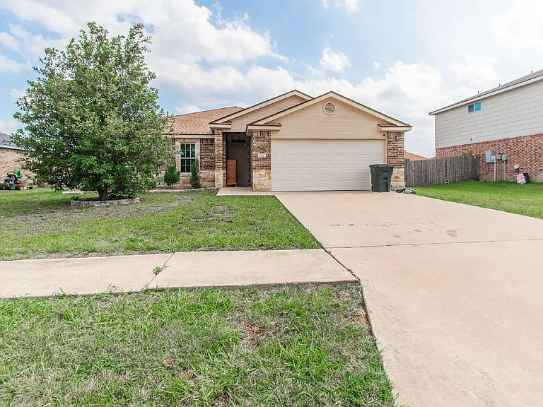 3200 Alamocitos Creek Dr — Photo 1