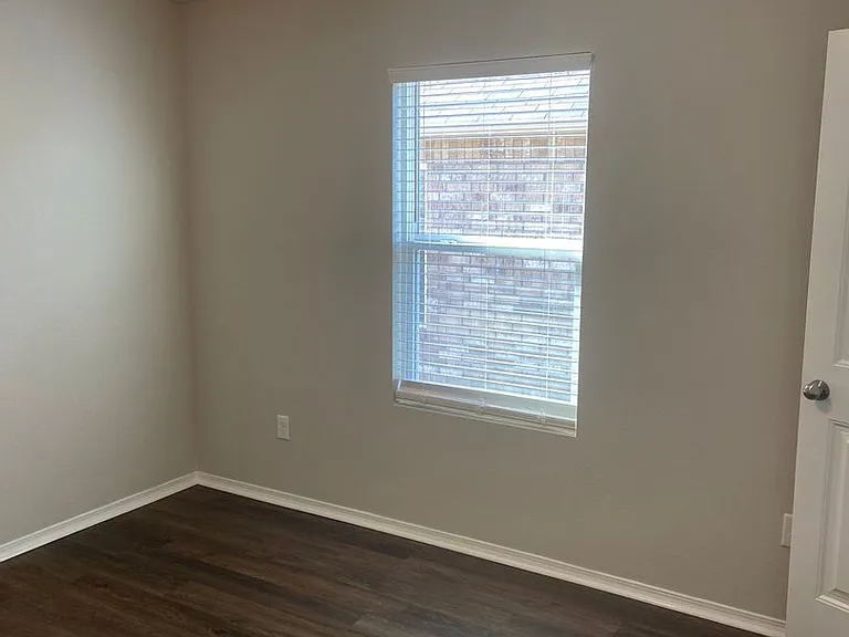 2616 Grant Ln — Photo 16