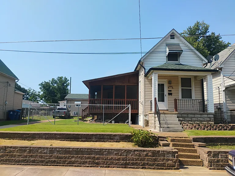 Hannover Ave — Photo 1