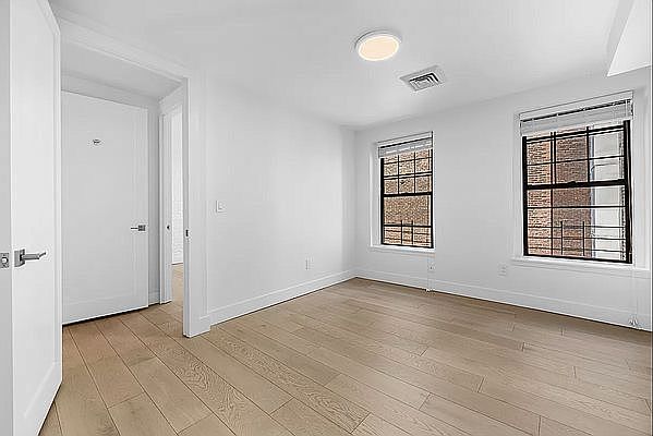 1st image of 147 Duane St APT 4