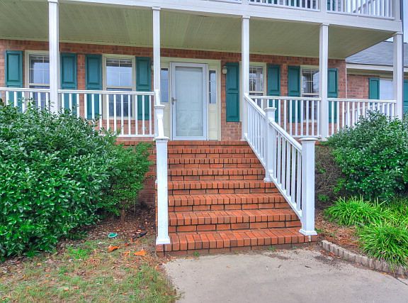 3rd image of 527 Lake Santee Dr