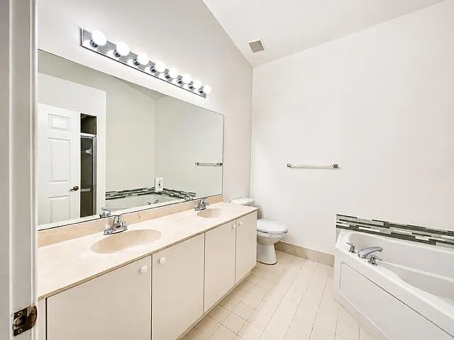 2480 S Coral Trace Cir — Photo 10