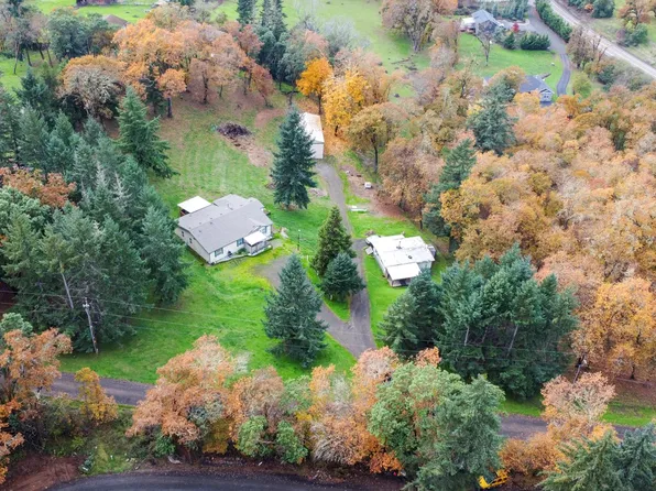 6830 Garden Valley Rd, Roseburg, OR 97471