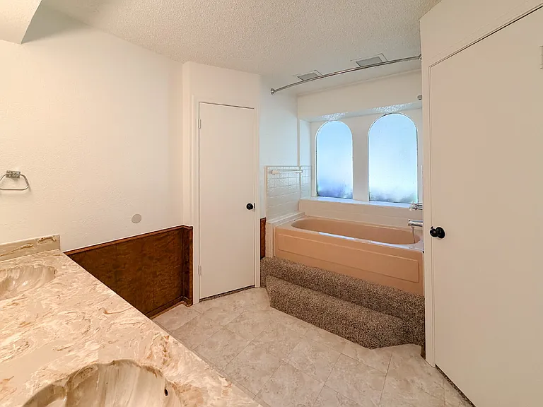 712 Pecan St — Photo 22