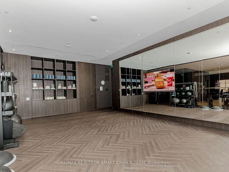11 Yorkville Ave #5002 — Photo 37