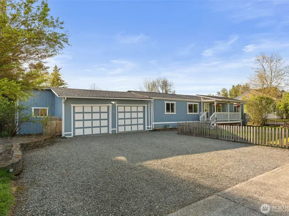 206 Birch Ln, Pacific, WA 98047