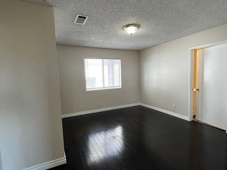 981 Everett St #5 — Photo 14