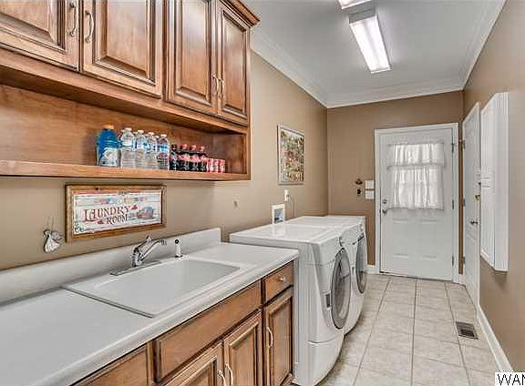 2nd image of 10445 Harbourtowne Dr