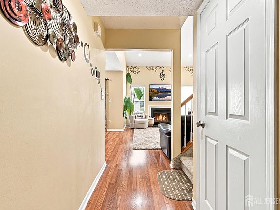 5th image of 220 Manahan Rd