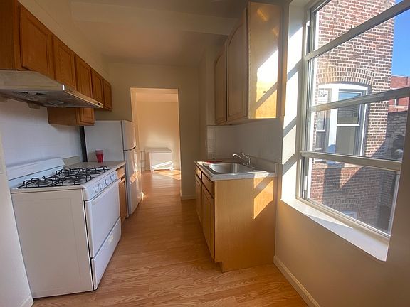 3rd image of 149 Elizabeth St #F11