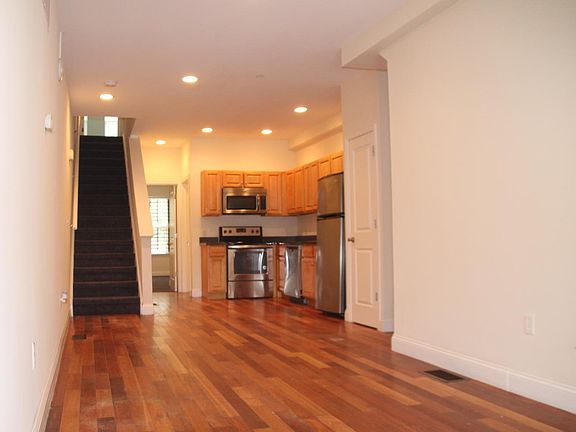 5th image of 1719 Fontain St #1A