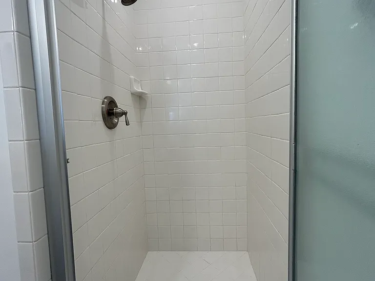 Bathroom 1 stall shower