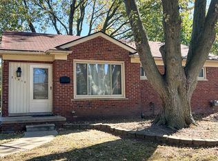 21810 Stratford St W, Oak Park, MI 48237